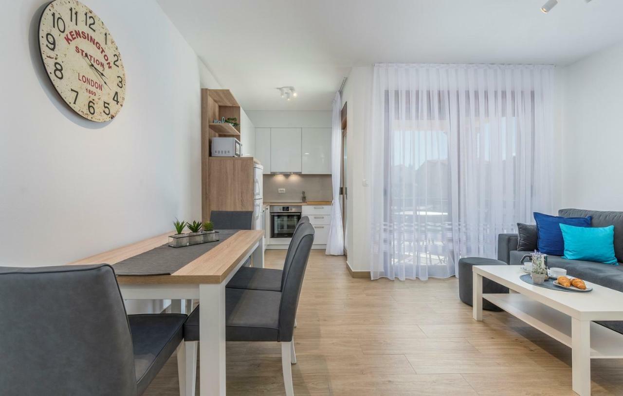 Apartments Hana In フンタナ エクステリア 写真